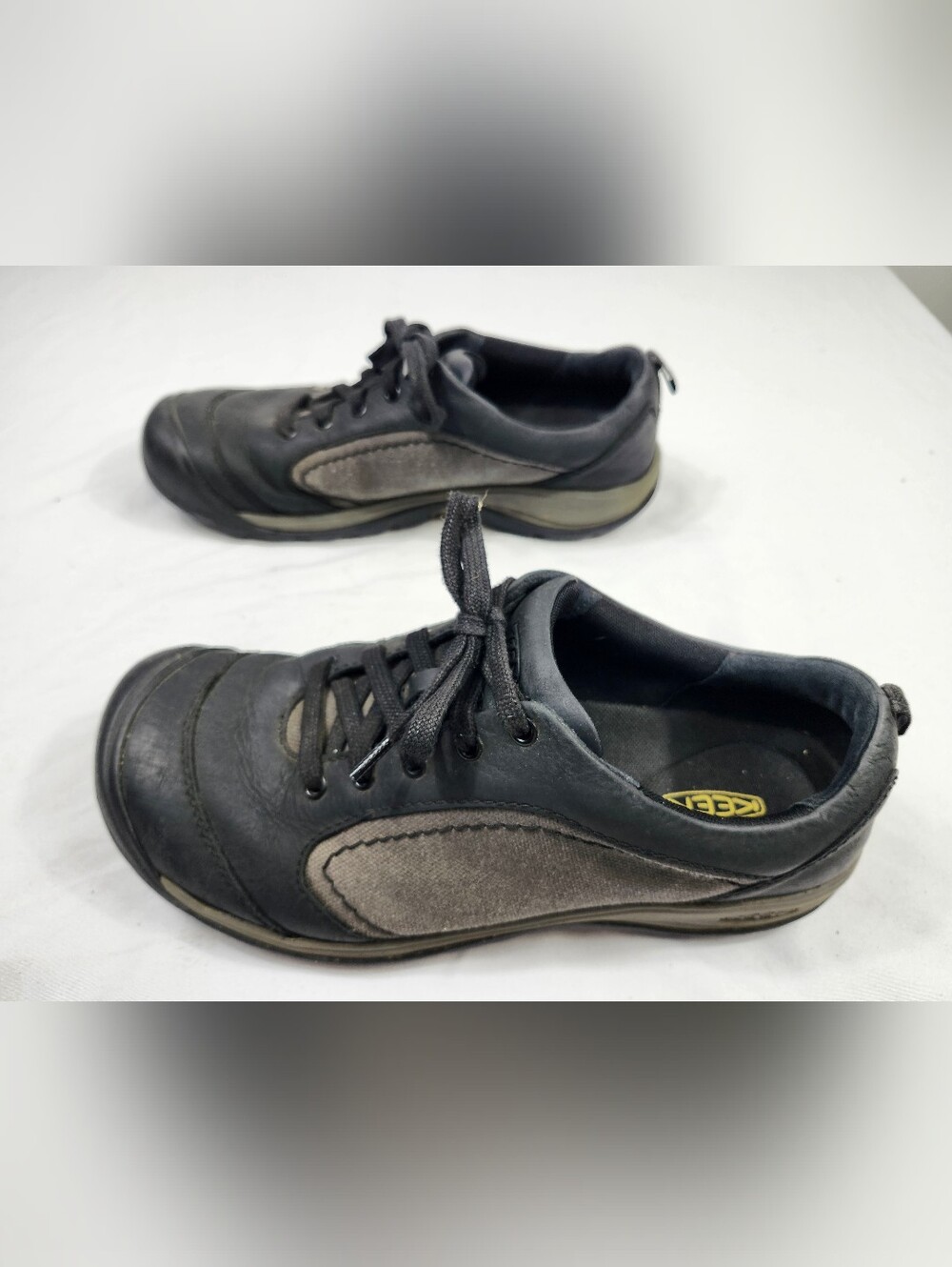 Keen Womens 10.5 M Black Gray Athletic Lace-Up Hiking Shoes - Picture 3 of 9